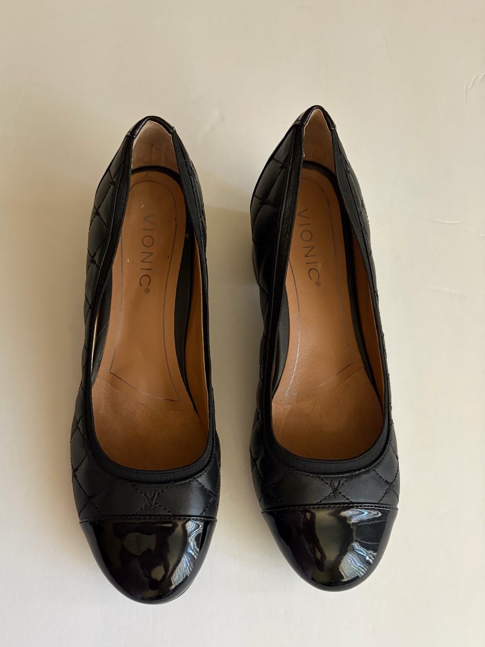 Vionic Ruby Quilted Leather Block Heel Black Pumps Size 8.5 Olympia - Picture 2 of 8